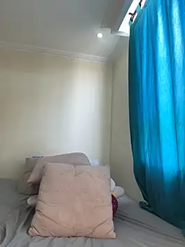 Snapshot of Ivelleee_ chatting on October 2025 02:40:01 PM Ivelleee online show from October 2025 02:40:01 PM