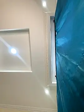 Snapshot of Ivelleee_ chatting on November 2025 10:12:01 PM Ivelleee online show from November 2025 10:12:01 PM