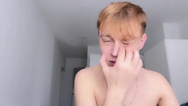 Snapshot of SlavaIsHere chatting on March 2025 05:03:01 AM SlavaIsHere online show from March 2025 05:03:01 AM