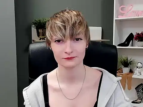 hottieBlair online show from September 2025 06:17:01 AM