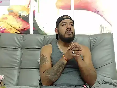 BladeFoxxx1 online show from October 2025 05:40:01 AM