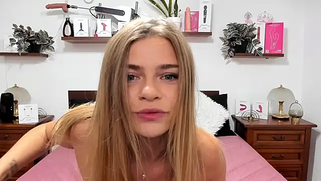 HaleyReedme online show from September 2025 07:19:02 AM
