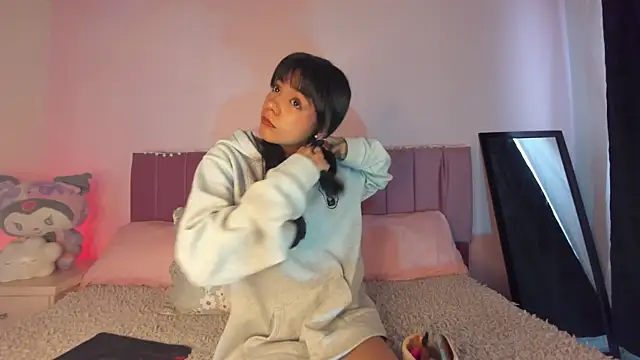 kitty-kryss online show from October 2025 02:05:01 PM