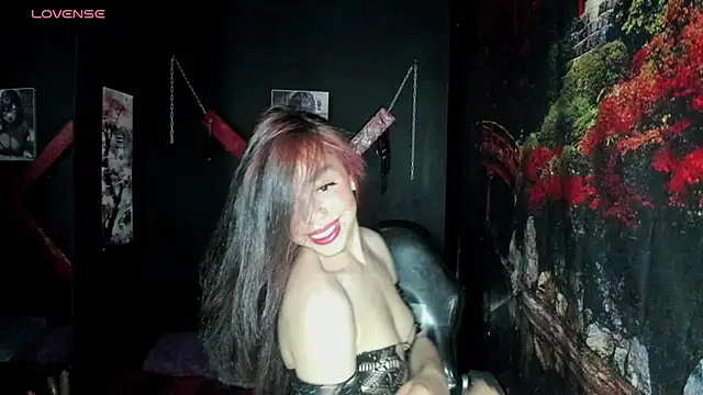 Snapshot of Tracy_KS chatting on November 2025 05:07:02 AM Tracy KS online show from November 2025 05:07:02 AM