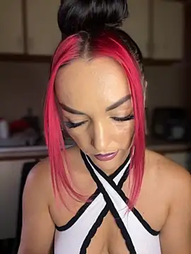 Snapshot of MeganFoxiy chatting on October 2025 04:44:02 AM MeganFoxiy online show from October 2025 04:44:02 AM