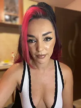 Snapshot of MeganFoxiy chatting on October 2025 06:08:01 AM MeganFoxiy online show from October 2025 06:08:01 AM