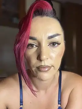 Snapshot of MeganFoxiy chatting on November 2025 05:40:02 AM MeganFoxiy online show from November 2025 05:40:02 AM