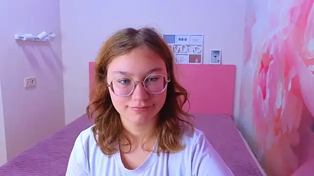 Snapshot of AngelinaLow chatting on November 2025 12:27:01 PM AngelinaLow online show from November 2025 12:27:01 PM