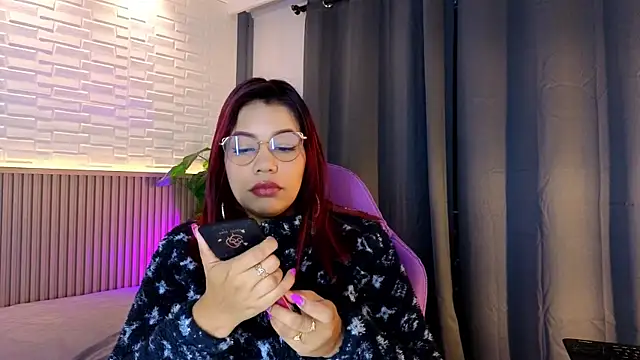 TiffanyWalk online show from October 2025 10:48:01 AM