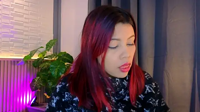 TiffanyWalk online show from November 2025 10:47:02 AM