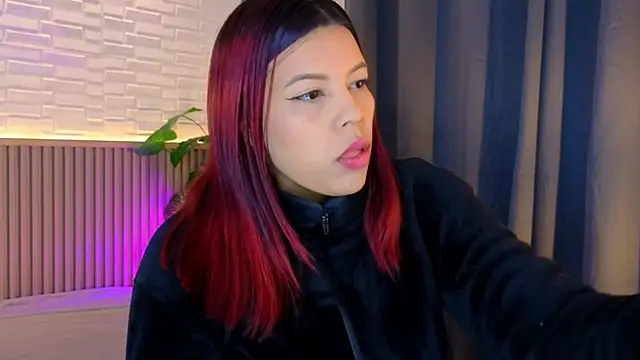 TiffanyWalk online show from November 2025 10:48:01 AM