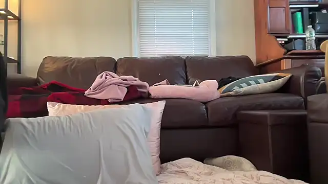 Snapshot of SpaceCowWhore chatting on October 2025 12:11:01 PM SpaceCowWhore online show from October 2025 12:11:01 PM