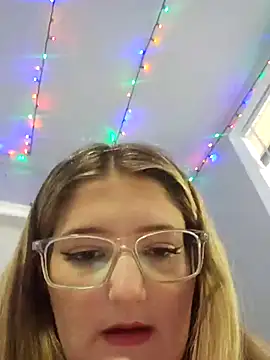 Snapshot of eyesthatsparkle22 chatting on September 2025 07:49:01 PM eyesthatsparkle22 online show from September 2025 07:49:01 PM