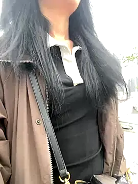 linger-23 online show from October 2025 05:00:02 AM