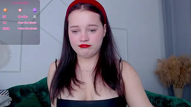 Snapshot of Cute_kitty- chatting on October 2025 10:05:01 PM Cute kitty- online show from October 2025 10:05:01 PM