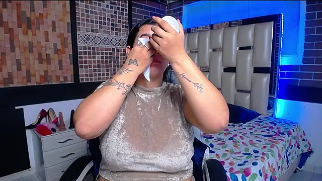 Snapshot of kriss_sweetboobs10 chatting on September 2025 12:54:01 PM kriss sweetboobs10 online show from September 2025 12:54:01 PM