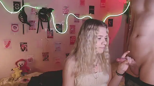 Snapshot of Your_Horny_Friends chatting on October 2025 01:56:02 PM Your Horny Friends online show from October 2025 01:56:02 PM