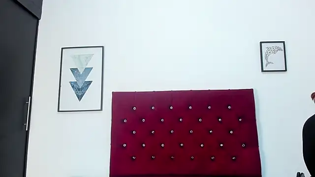 Mia Collivens online show from October 2025 10:59:02 AM