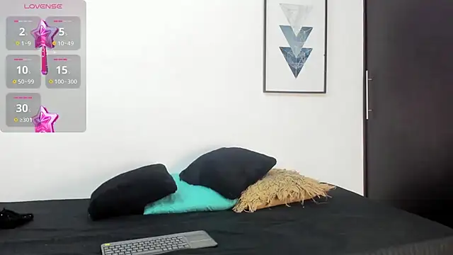 Mia Collivens online show from October 2025 12:17:02 PM