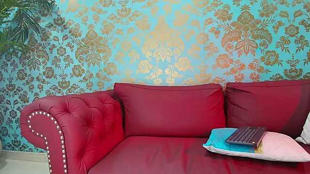 EmmaReyez online show from September 2025 01:11:02 PM