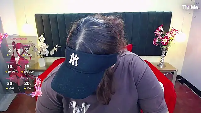 Snapshot of ailyn_maury chatting on September 2025 01:21:01 AM ailyn maury online show from September 2025 01:21:01 AM