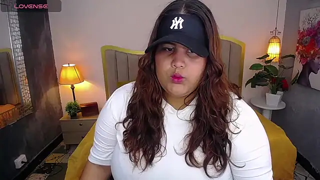 Snapshot of ailyn_maury chatting on October 2025 02:35:02 PM ailyn maury online show from October 2025 02:35:02 PM