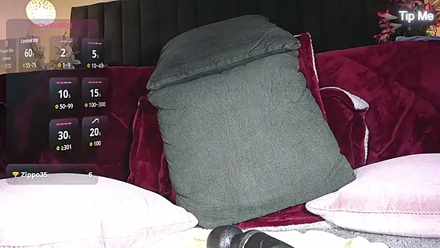 Snapshot of ailyn_maury chatting on October 2025 03:09:01 AM ailyn maury online show from October 2025 03:09:01 AM