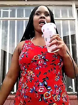 LUNAx02 online show from December 2025 11:14:02 AM