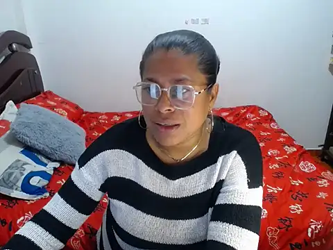 Tu-Reina online show from October 2025 02:45:02 AM