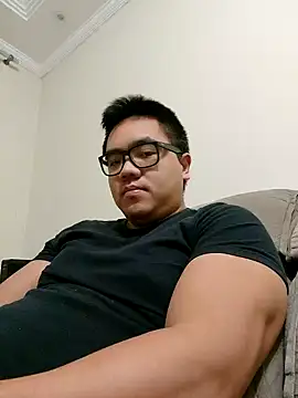 awesometeacher33 online show from September 2025 04:40:02 AM