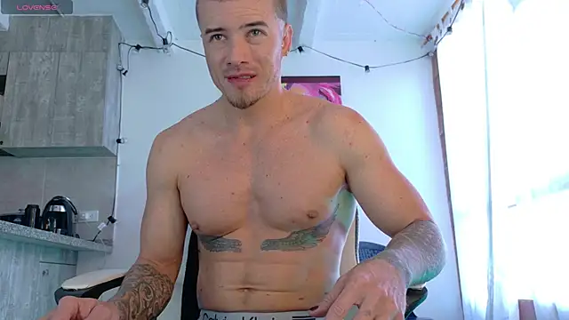 Snapshot of Ryannblue07 chatting on October 2025 07:23:02 PM Ryannblue07 online show from October 2025 07:23:02 PM