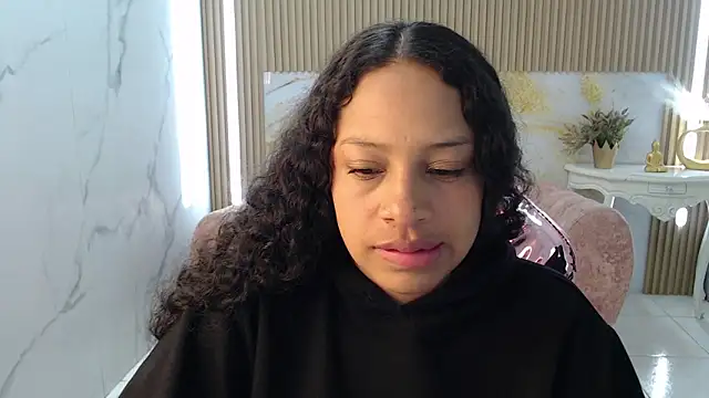 Snapshot of zhara_rose_s chatting on March 2025 06:14:02 AM zhara rose s online show from March 2025 06:14:02 AM