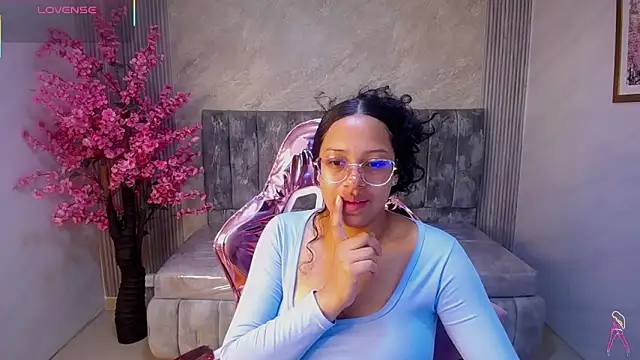 Snapshot of zhara_rose_s chatting on September 2025 04:03:01 AM zhara rose s online show from September 2025 04:03:01 AM