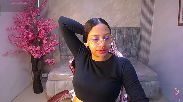 Snapshot of zhara_rose_s chatting on September 2025 03:40:01 AM zhara rose s online show from September 2025 03:40:01 AM