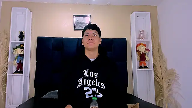 Jhojan twink online show from October 2025 12:02:01 PM