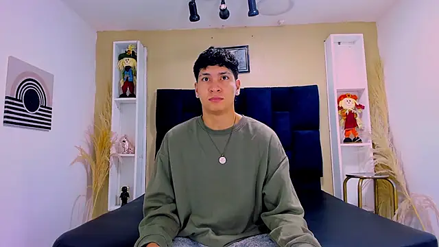 Jhojan twink online show from October 2025 12:17:01 PM