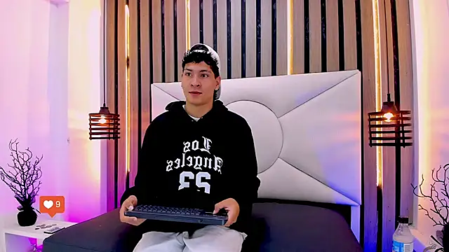 Jhojan twink online show from November 2025 12:38:01 PM