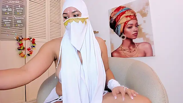 Layla arabelle online show from October 2025 08:30:02 PM