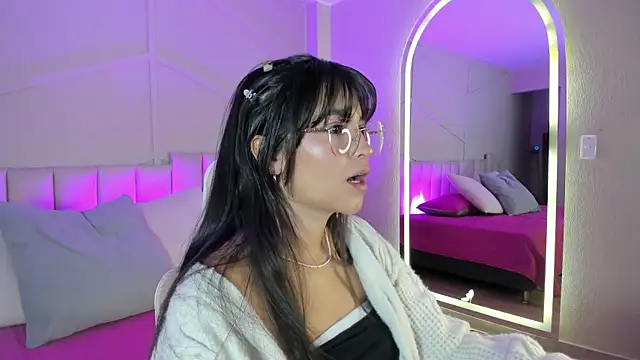 Eimmy bm online show from October 2025 07:03:02 PM