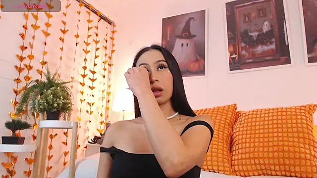 Snapshot of Valen_ross_ chatting on October 2025 11:36:01 PM Valen ross online show from October 2025 11:36:01 PM