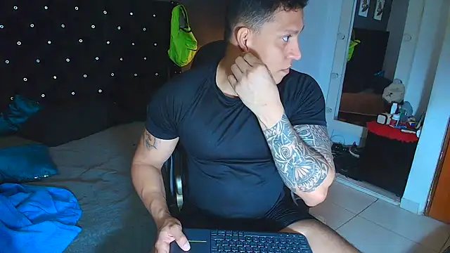 Snapshot of ethan_dalton_ chatting on November 2025 03:28:01 AM ethan dalton online show from November 2025 03:28:01 AM