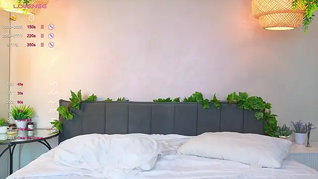 Snapshot of ConstanceHelms chatting on October 2025 05:05:01 AM ConstanceHelms online show from October 2025 05:05:01 AM