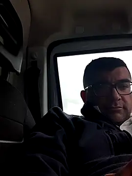 Snapshot of Maurzio@xh chatting on September 2025 12:20:01 PM Maurzioxh online show from September 2025 12:20:01 PM