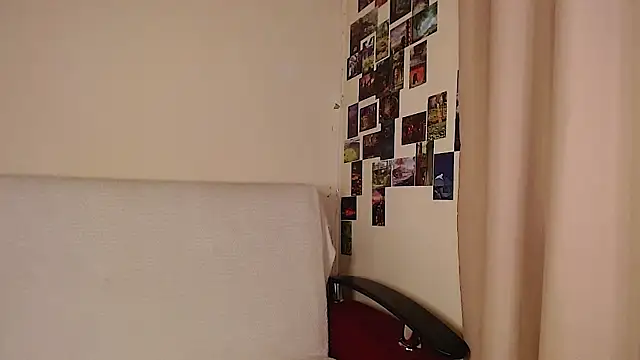 Snapshot of c0ralynx chatting on November 2025 10:09:01 PM c0ralynx online show from November 2025 10:09:01 PM