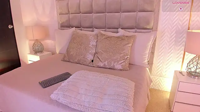 laurencarter1 online show from November 2025 03:39:01 AM