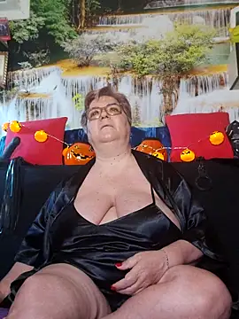 QueenPammy1 online show from November 2025 05:42:01 AM