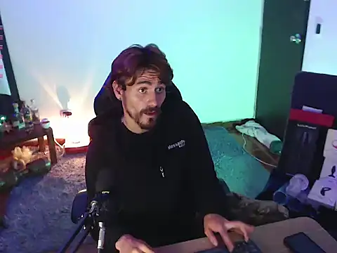 Snapshot of Aaron_malikk chatting on October 2025 09:37:01 PM Aaron malikk online show from October 2025 09:37:01 PM