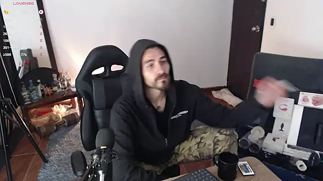 Snapshot of Aaron_malikk chatting on October 2025 12:39:02 PM Aaron malikk online show from October 2025 12:39:02 PM