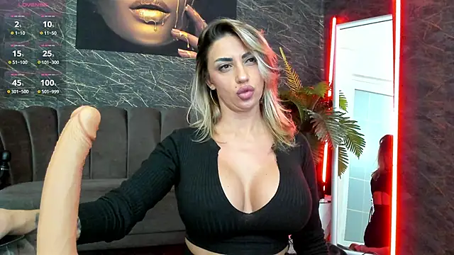 IzabelaTessa online show from October 2025 09:15:02 PM