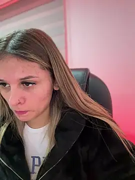 Snapshot of aliisonn__parker26 chatting on March 2025 10:31:02 PM aliisonn parker26 online show from March 2025 10:31:02 PM